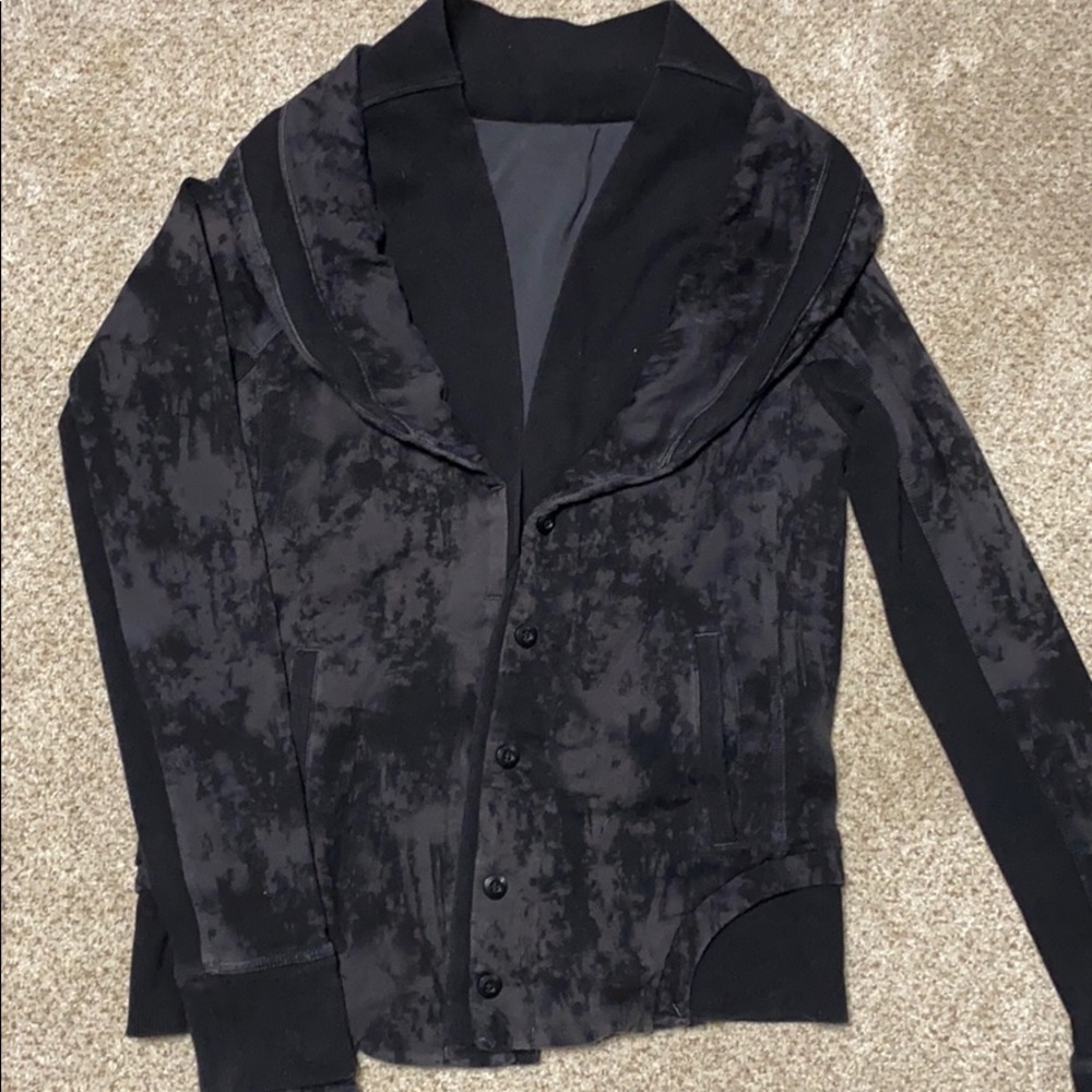 Lululemon sweatshirt